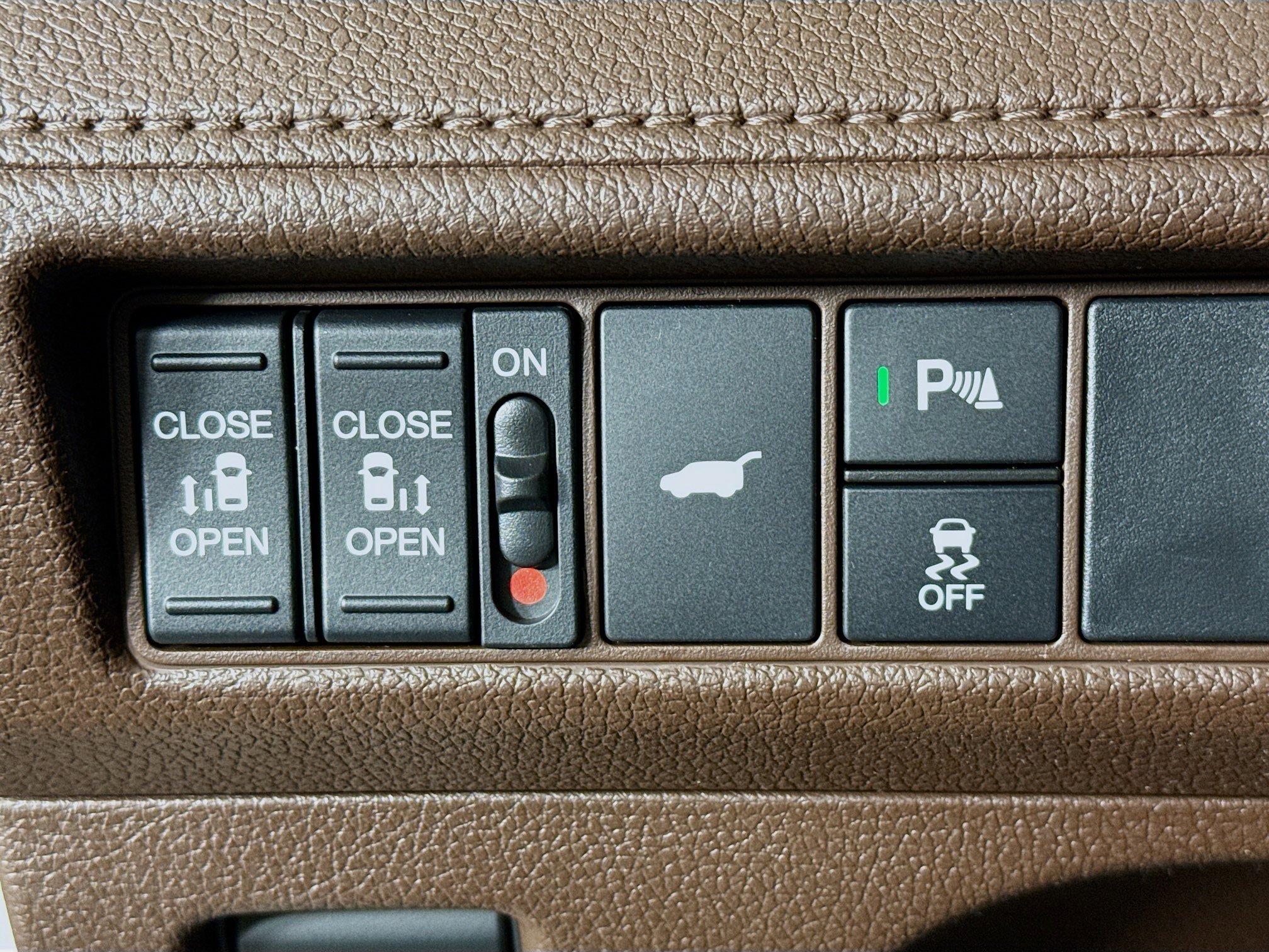 New 2026 Honda Odyssey Touring image 9