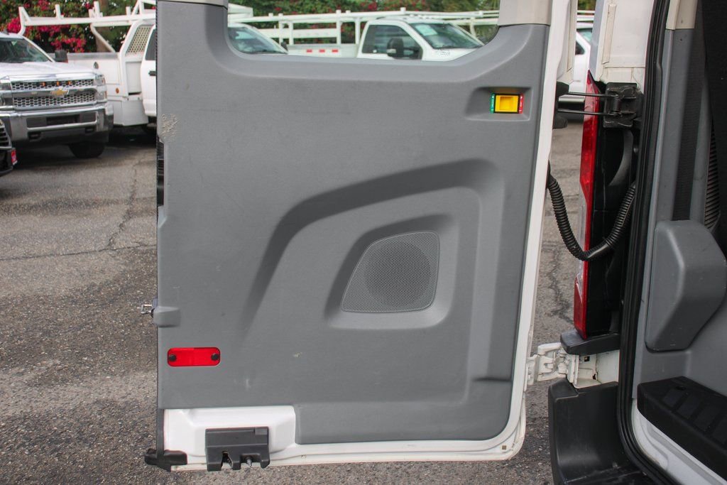 Used 2018 Ford Transit 350 XLT image 9