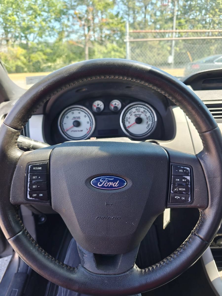Used 2010 Ford Focus SEL FWD image 10