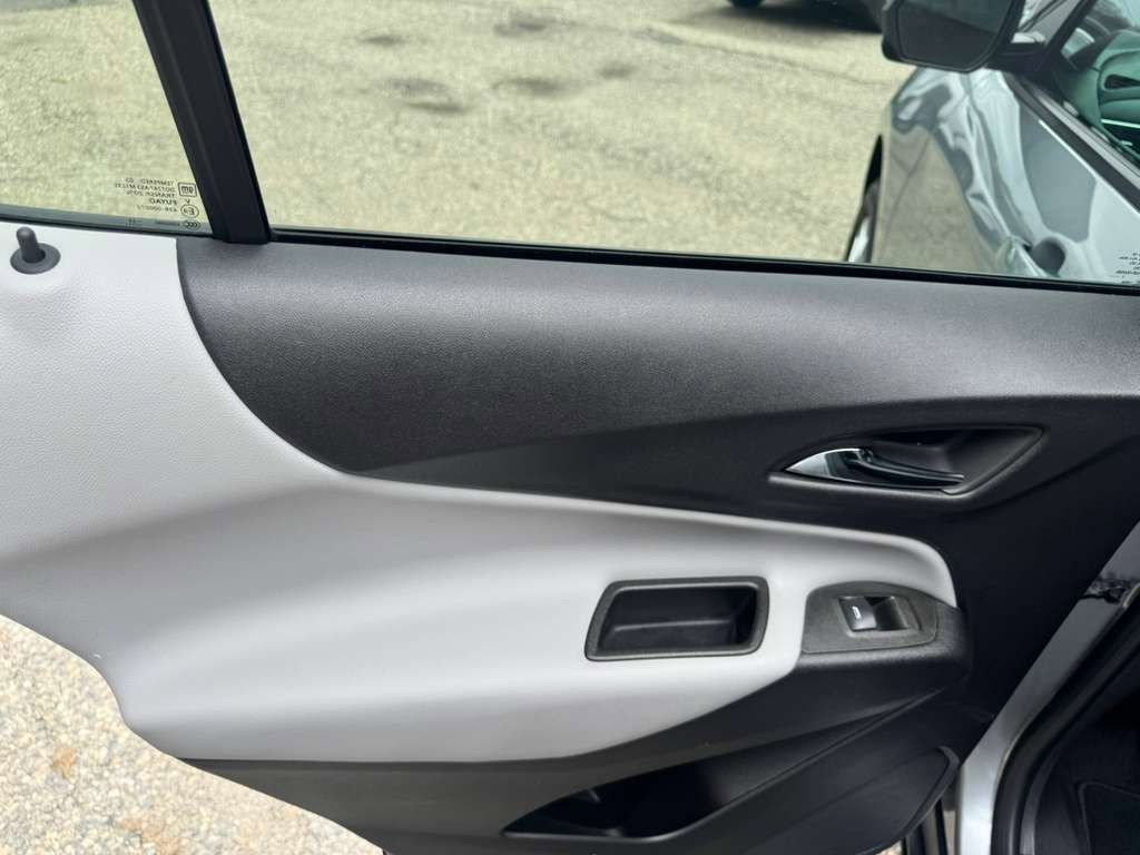 Used 2024 Chevrolet Equinox LS w/ LS Convenience Package image 16