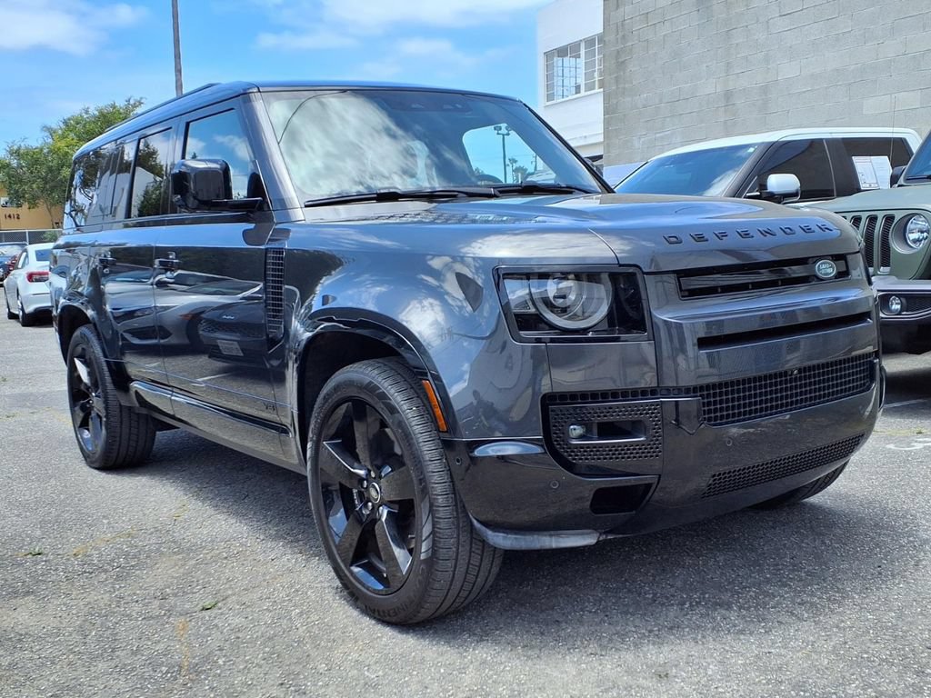 Used 2025 Land Rover Defender 130 V8 AWD/4WD image 3