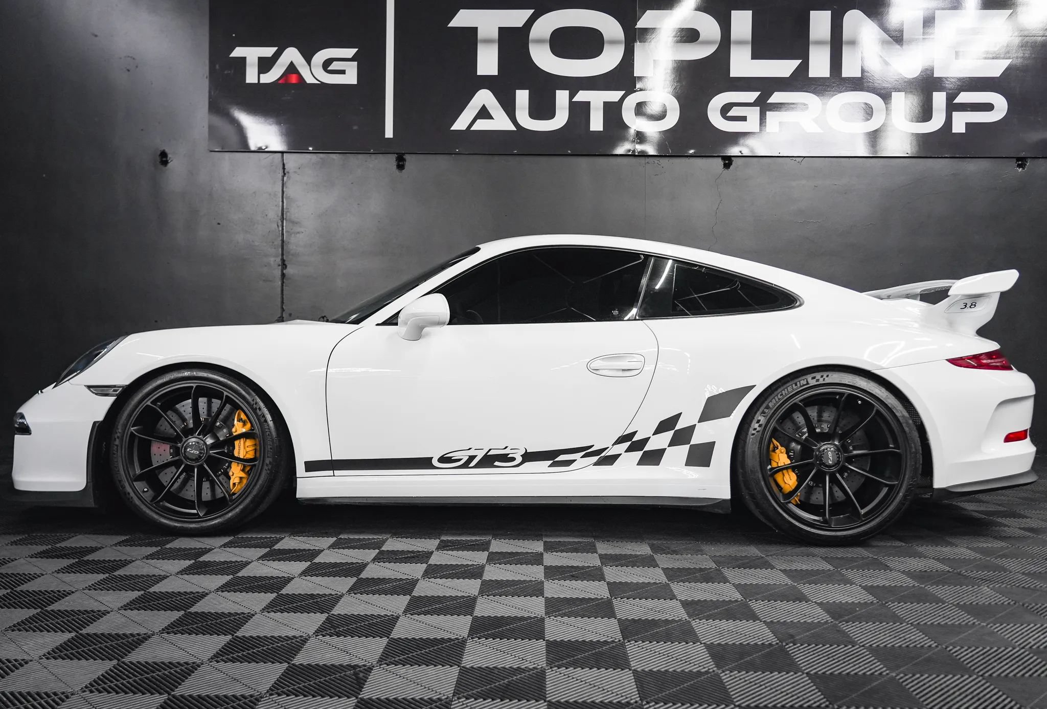 Used 2015 Porsche 911 GT3 RWD image 28