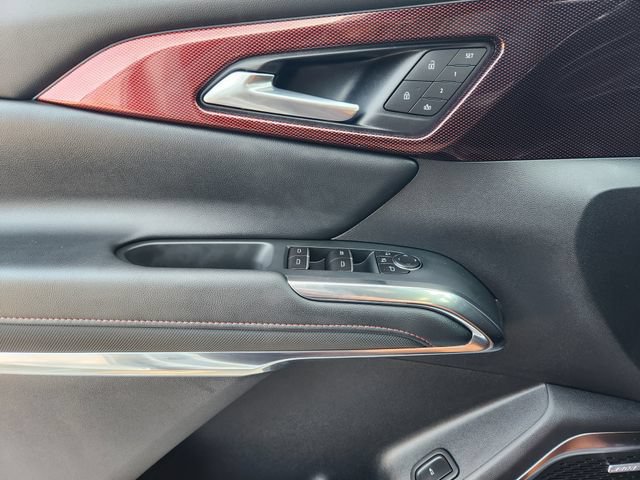 Used 2026 Chevrolet Traverse RS w/ LPO, Floor Liner Package FWD image 26