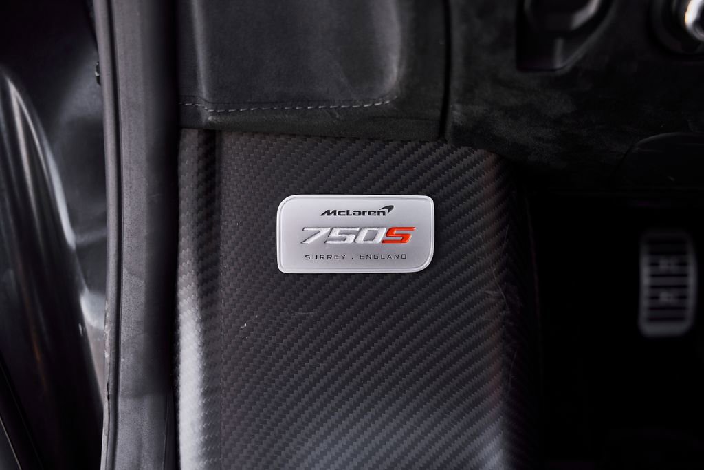 Used 2025 McLaren 750S Spider RWD image 38