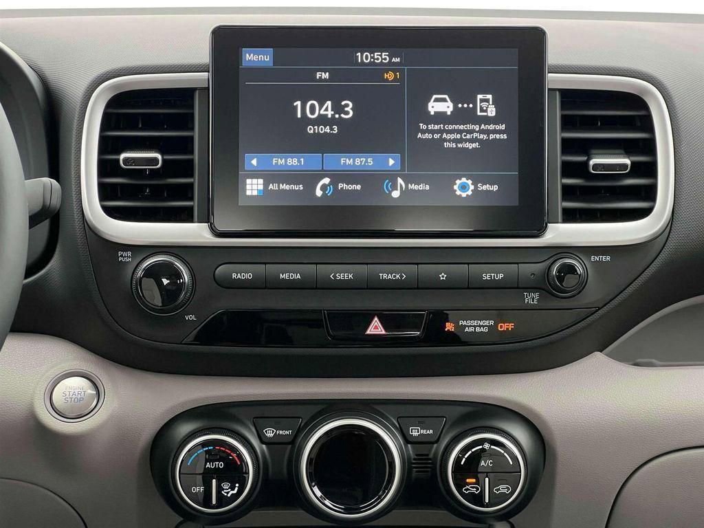 New 2025 Hyundai Venue SEL image 17