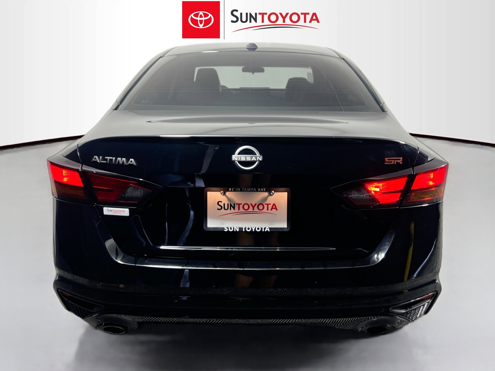 Used 2024 Nissan Altima 2.5 SR w/ SR Premium Package FWD image 5