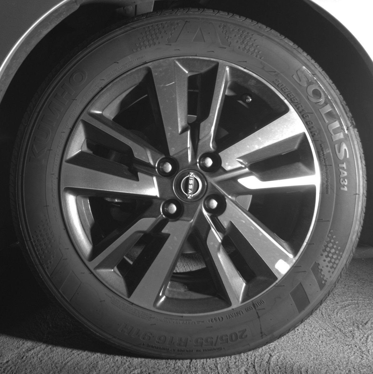 Used 2025 Nissan Versa SV image 12