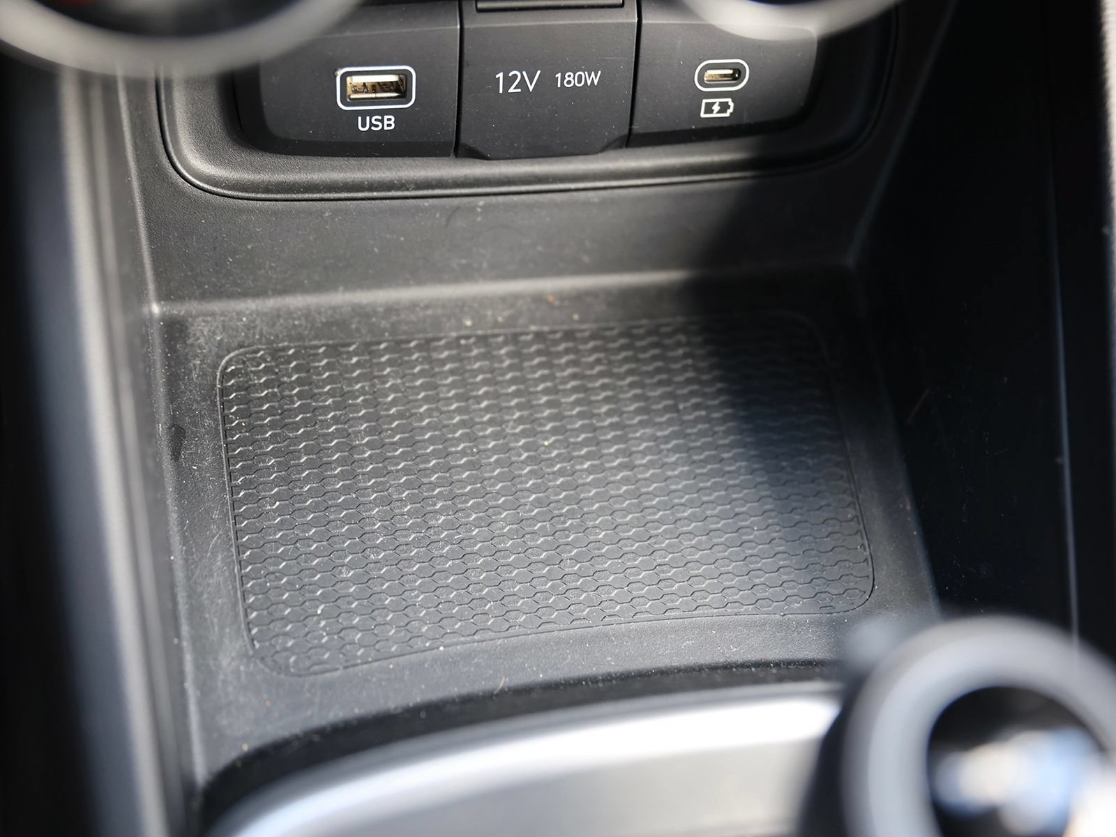 Used 2023 Hyundai Venue SE FWD image 23