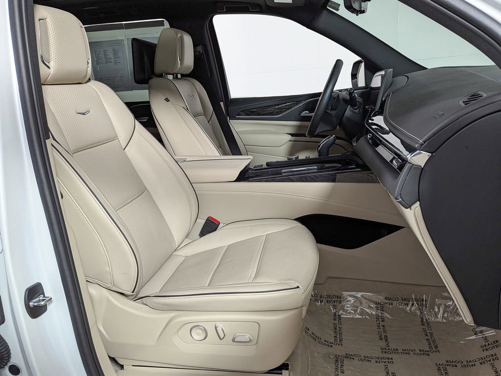 Used 2024 Cadillac Escalade Premium Luxury image 25