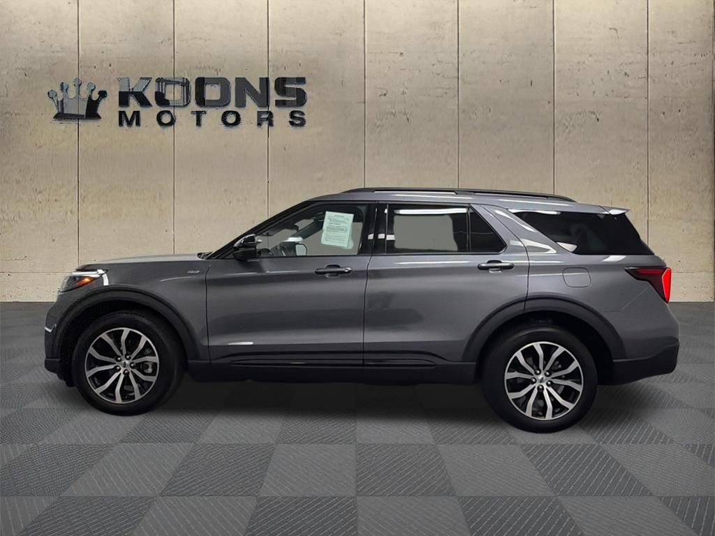 Used 2025 Ford Explorer ST-Line AWD/4WD image 4