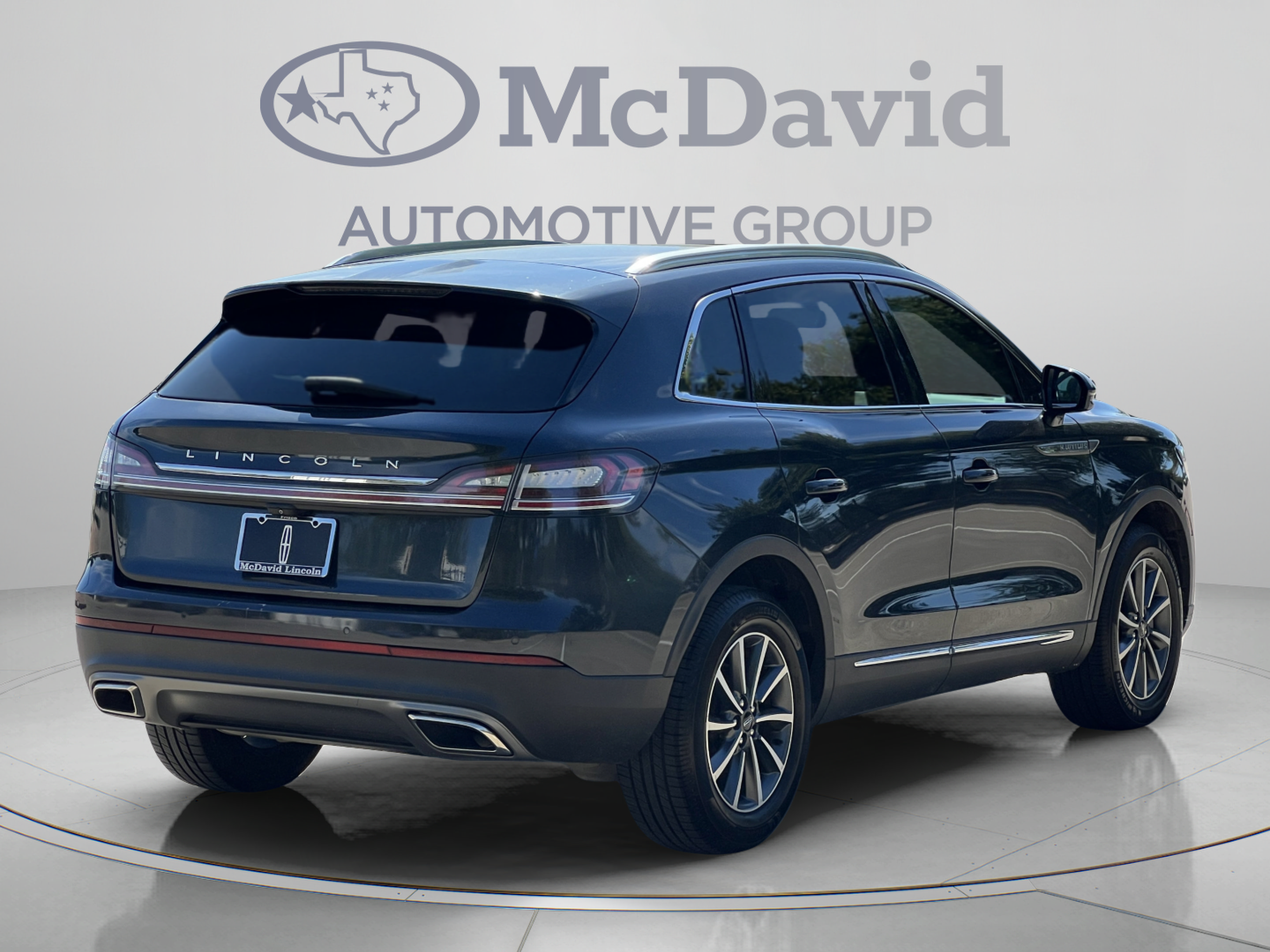 Used 2022 Lincoln Nautilus FWD image 7