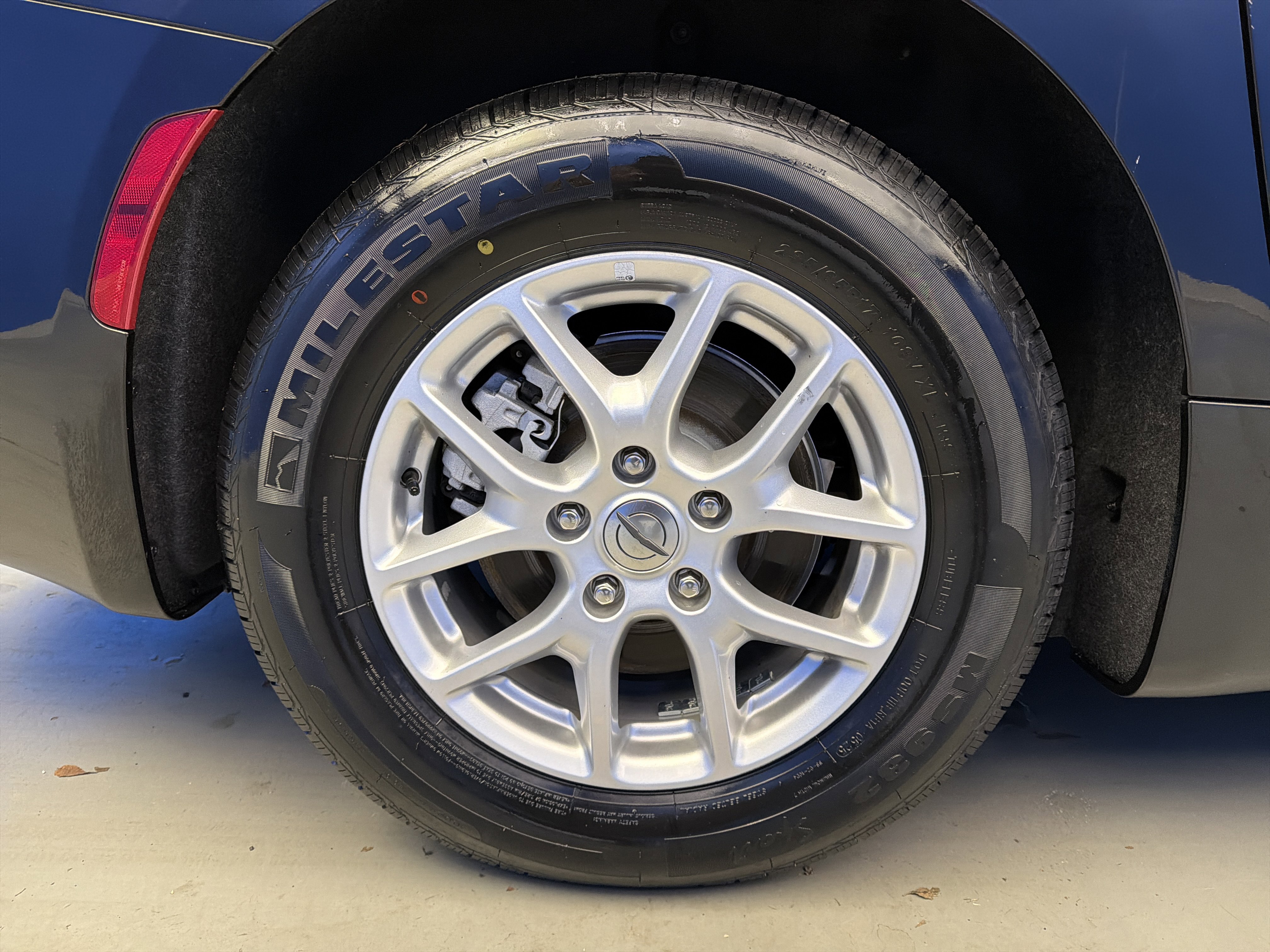 Used 2023 Chrysler Voyager LX image 9