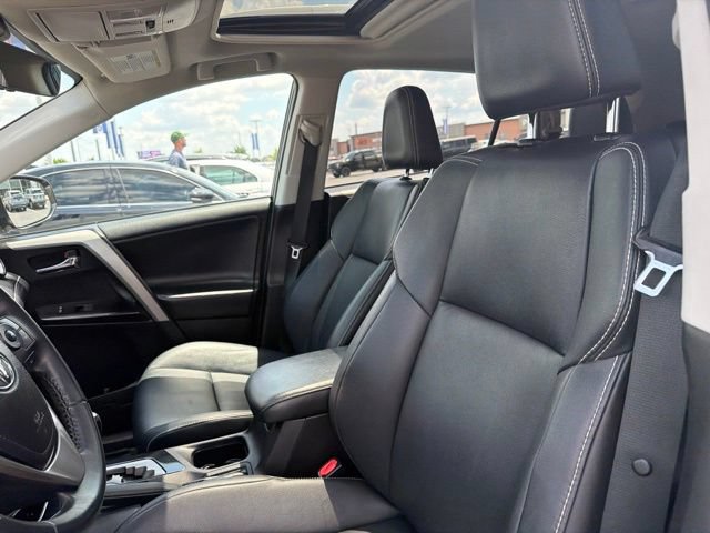 Used 2018 Toyota RAV4 Limited w/ Advanced Technology Package AWD/4WD image 18