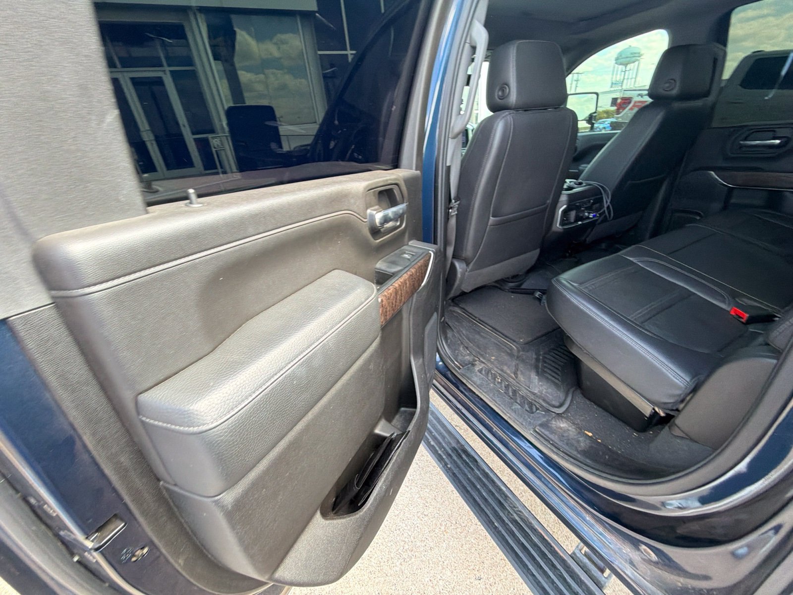 Used 2023 GMC Sierra 3500 Denali w/ Denali Ultimate Package AWD/4WD image 14