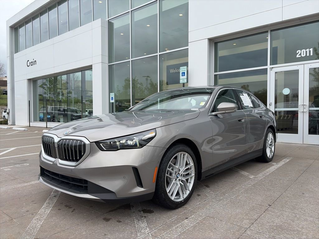 Used 2024 BMW 530i image 3