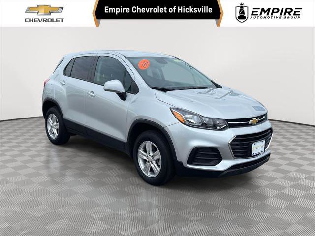 Used 2022 Chevrolet Trax LS w/ Tint and Cruise Package image 1