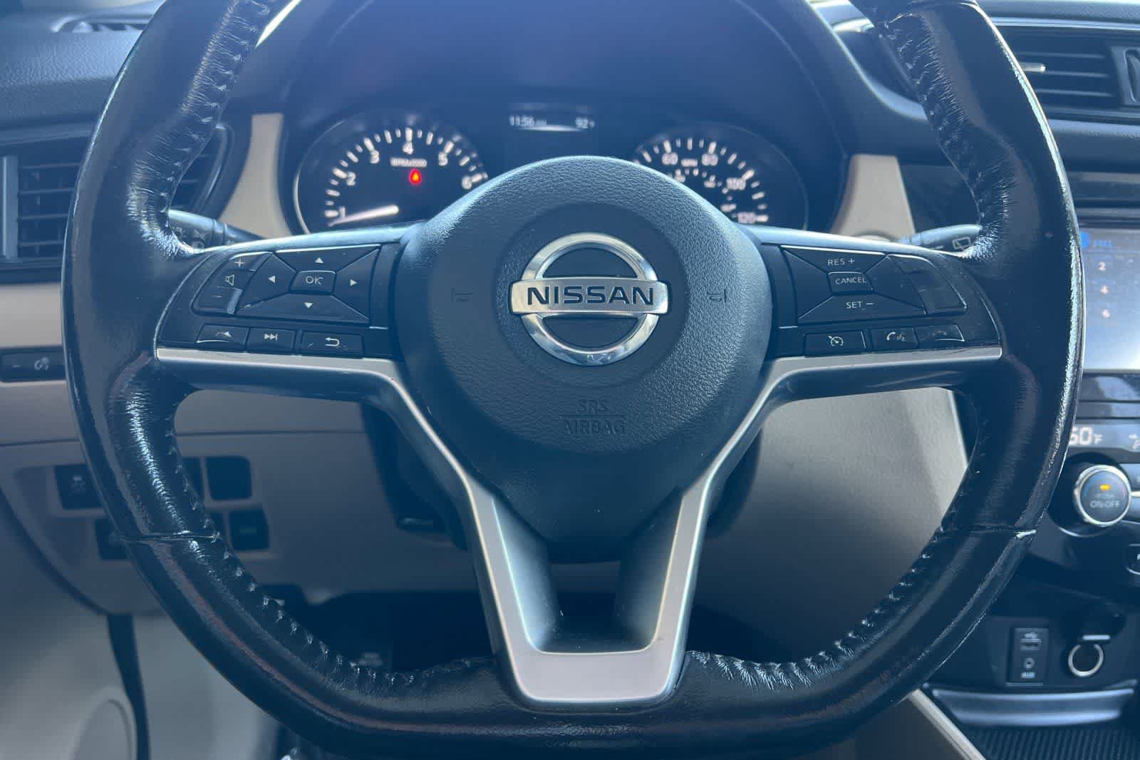 Used 2017 Nissan Rogue SL FWD image 29