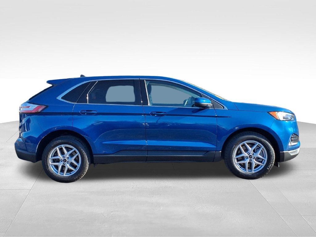 Certified 2024 Ford Edge SEL w/ Convenience Package AWD/4WD image 9