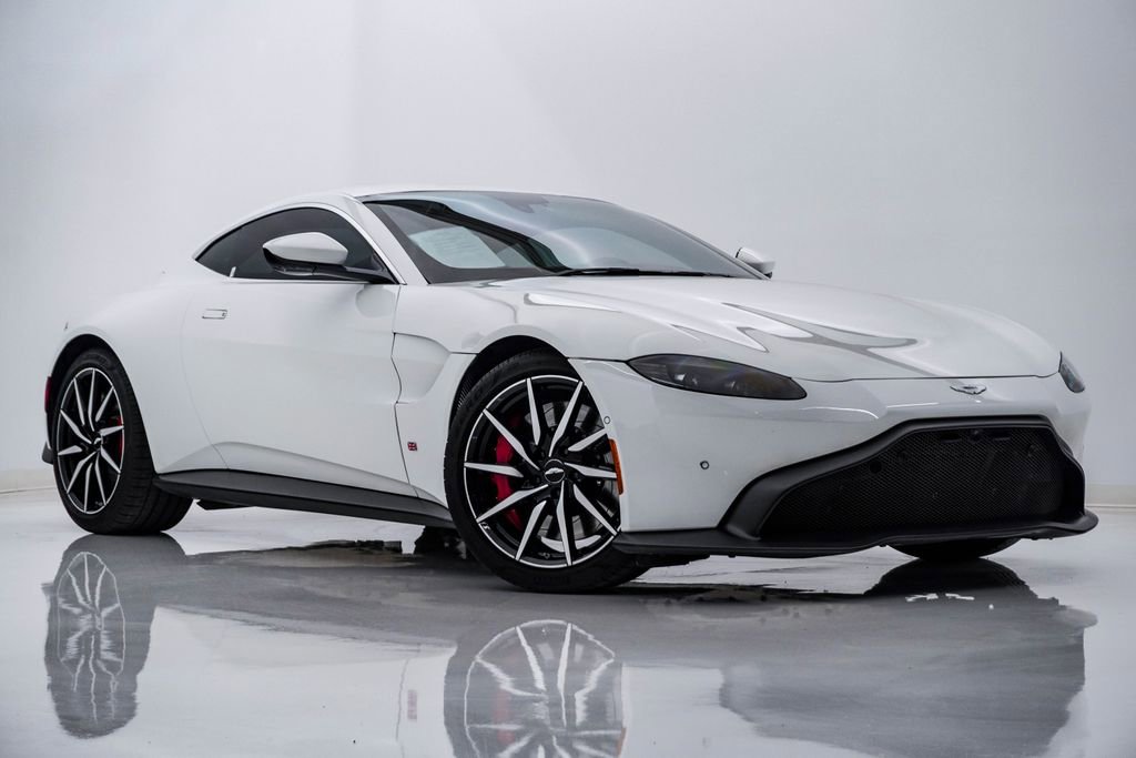 Used 2019 Aston Martin V8 Vantage Coupe image 34