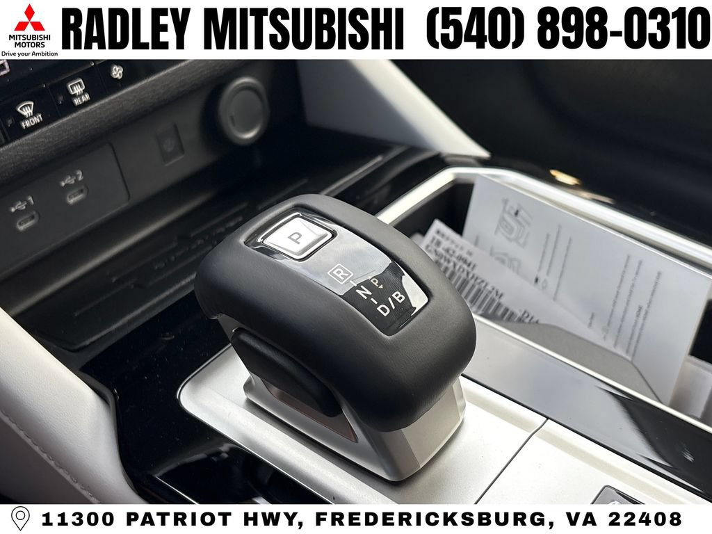 New 2026 Mitsubishi Outlander SE AWD/4WD image 11