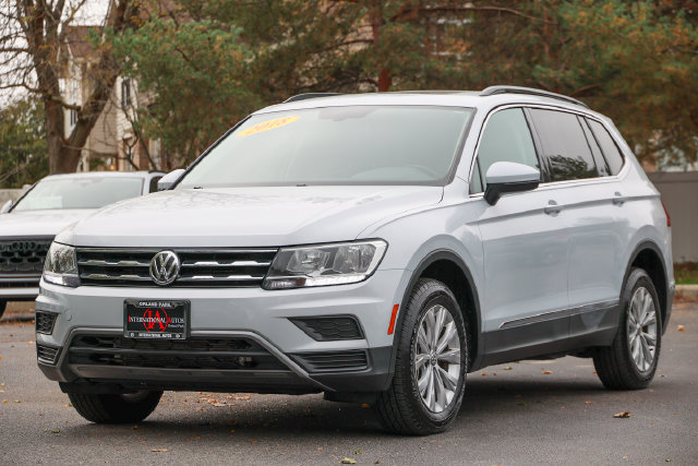 Used 2018 Volkswagen Tiguan SE w/ Panoramic Sunroof Package