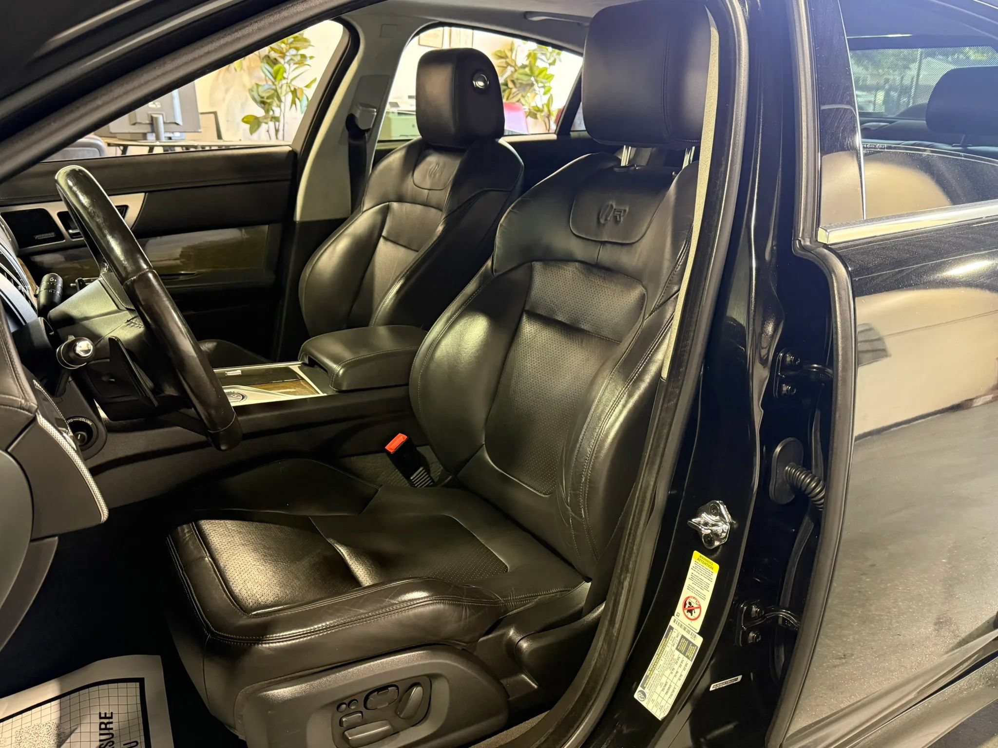 Used 2014 Jaguar XF R RWD image 14