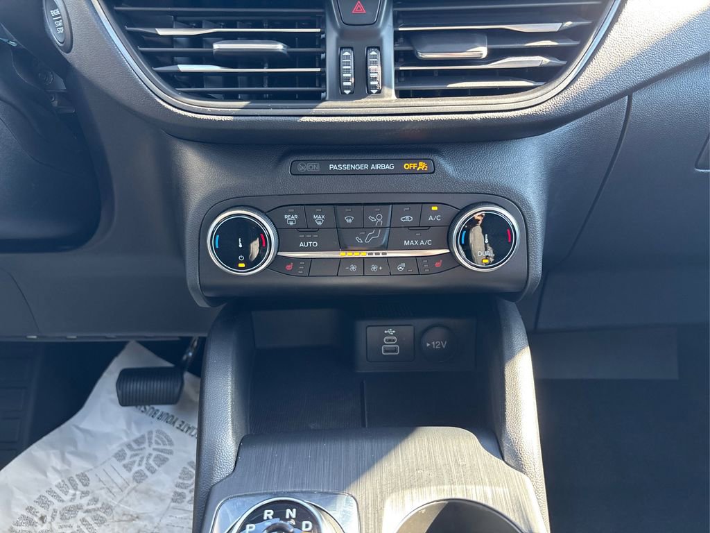 Certified 2025 Ford Escape Active w/ Cold Weather Package image 32