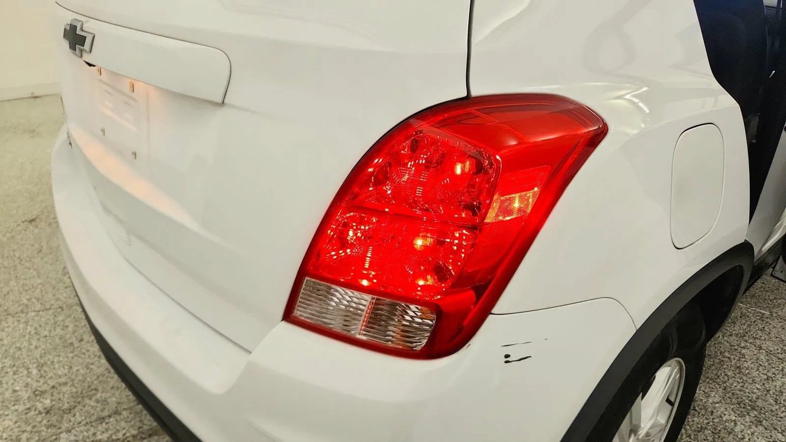 Used 2020 Chevrolet Trax LS FWD image 32