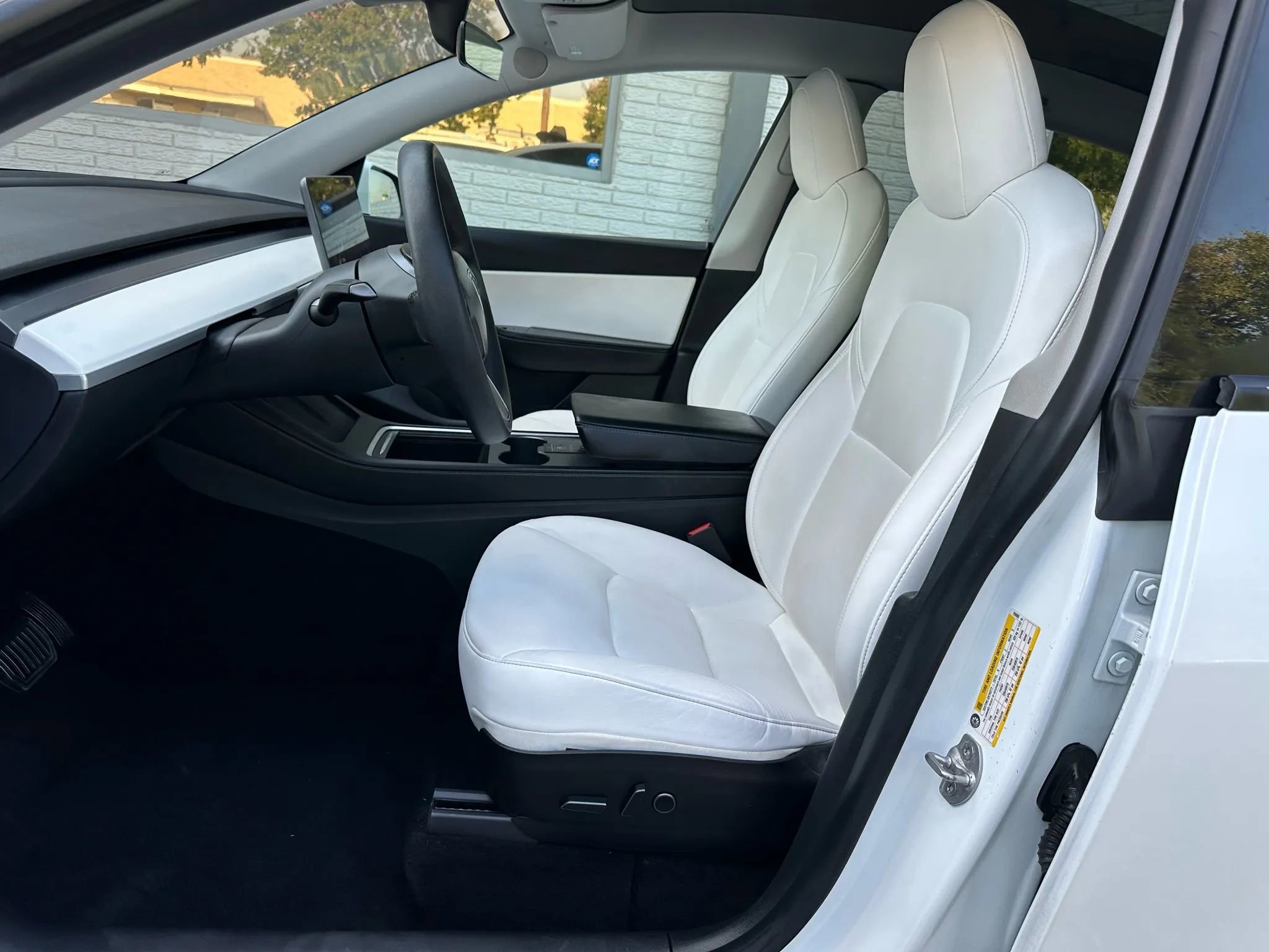 Used 2021 Tesla Model Y Long Range image 14
