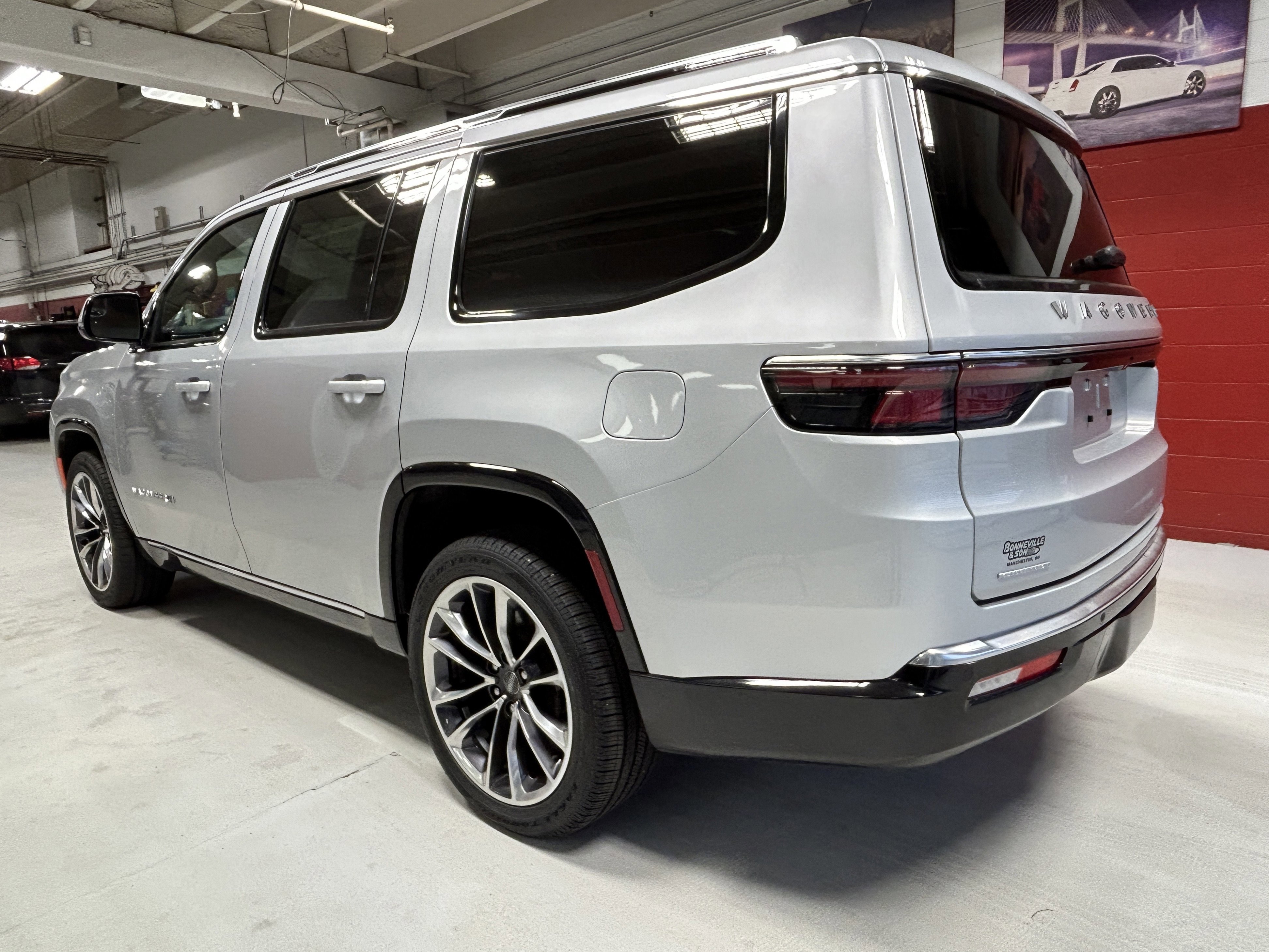Certified 2022 Jeep Wagoneer Series III w/ Premium Group I image 7
