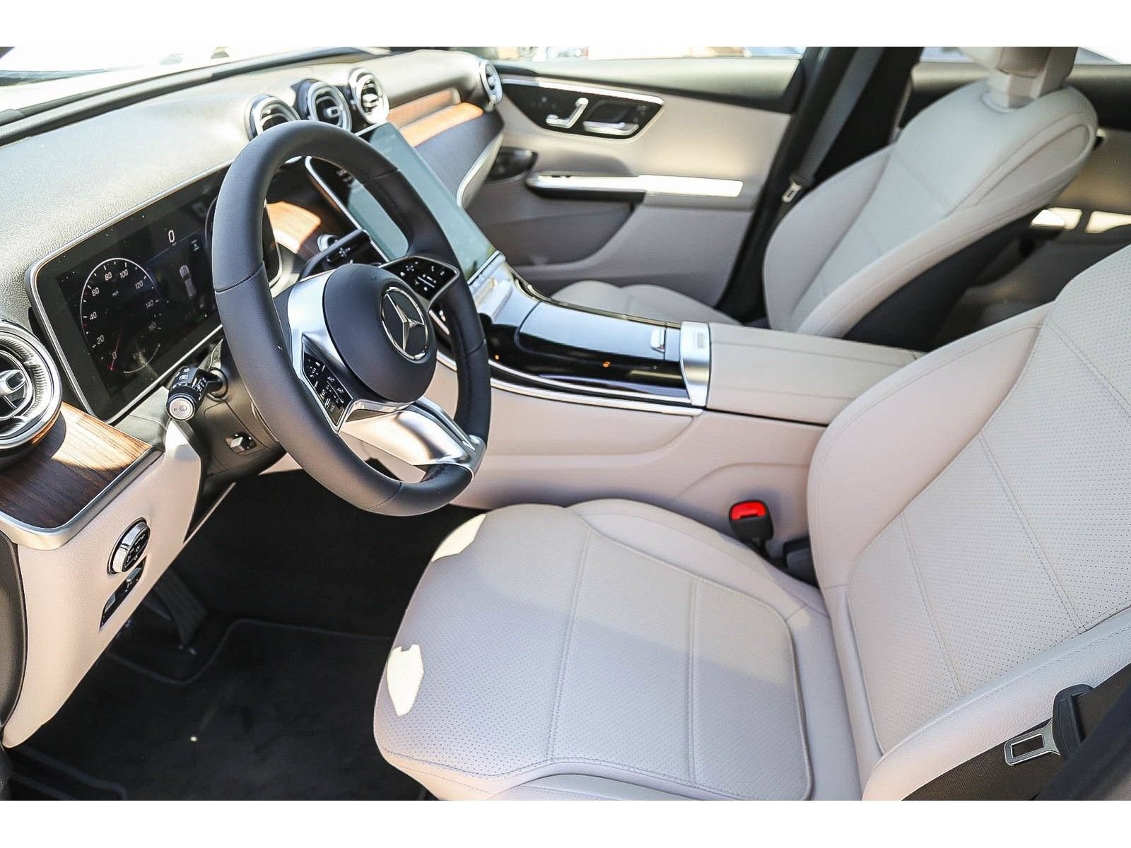 New 2026 Mercedes-Benz GLC 350e 4MATIC image 17