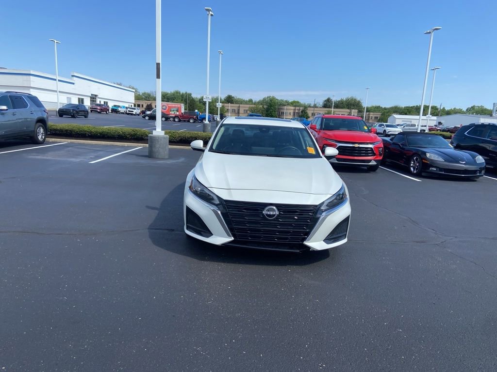 Used 2023 Nissan Altima 2.5 SL FWD image 8