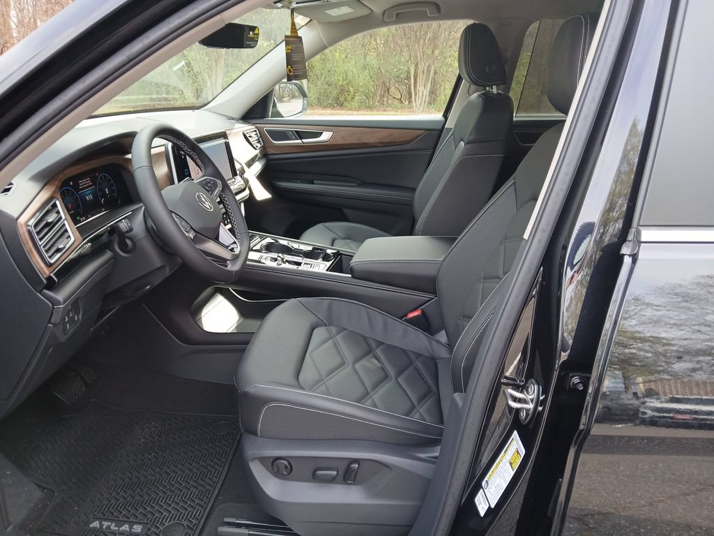 New 2026 Volkswagen Atlas SE FWD image 9