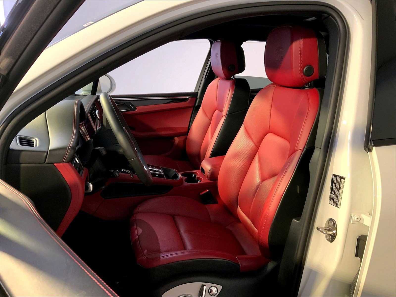 Certified 2023 Porsche Macan S w/ Premium Package Plus image 5