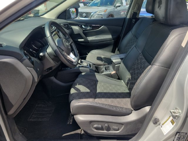 Certified 2021 Nissan Rogue Sport SV w/ Technology Package FWD image 19