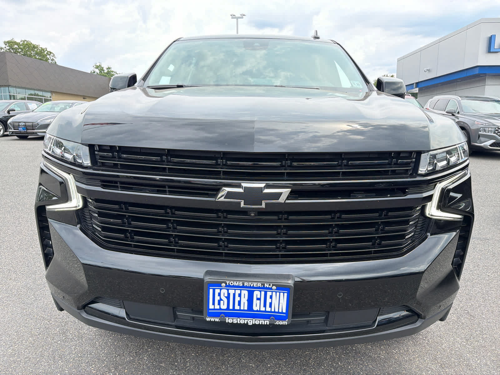 Certified 2024 Chevrolet Suburban RST w/ Luxury Package AWD/4WD image 5