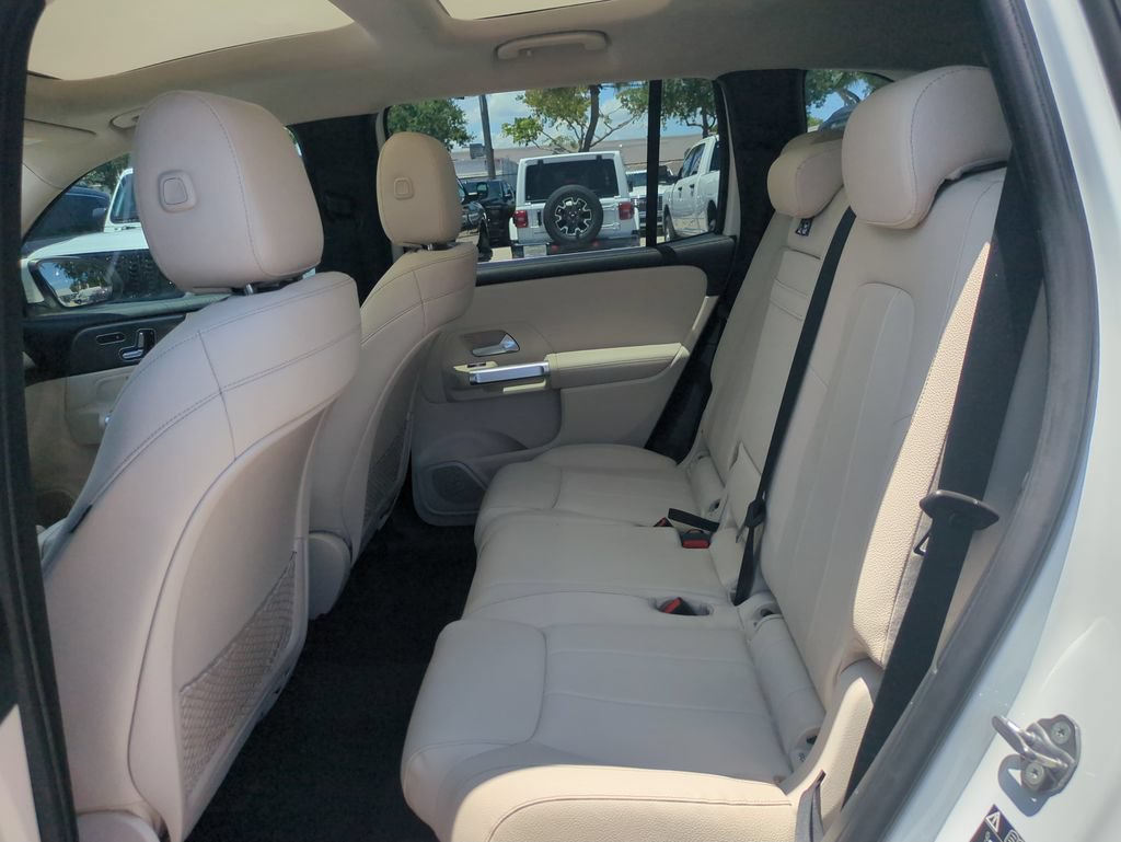 Used 2021 Mercedes-Benz GLB 250 image 16