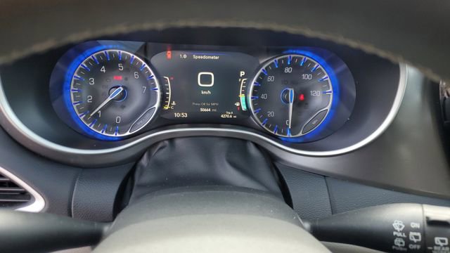 Certified 2024 Chrysler Pacifica Touring-L image 12