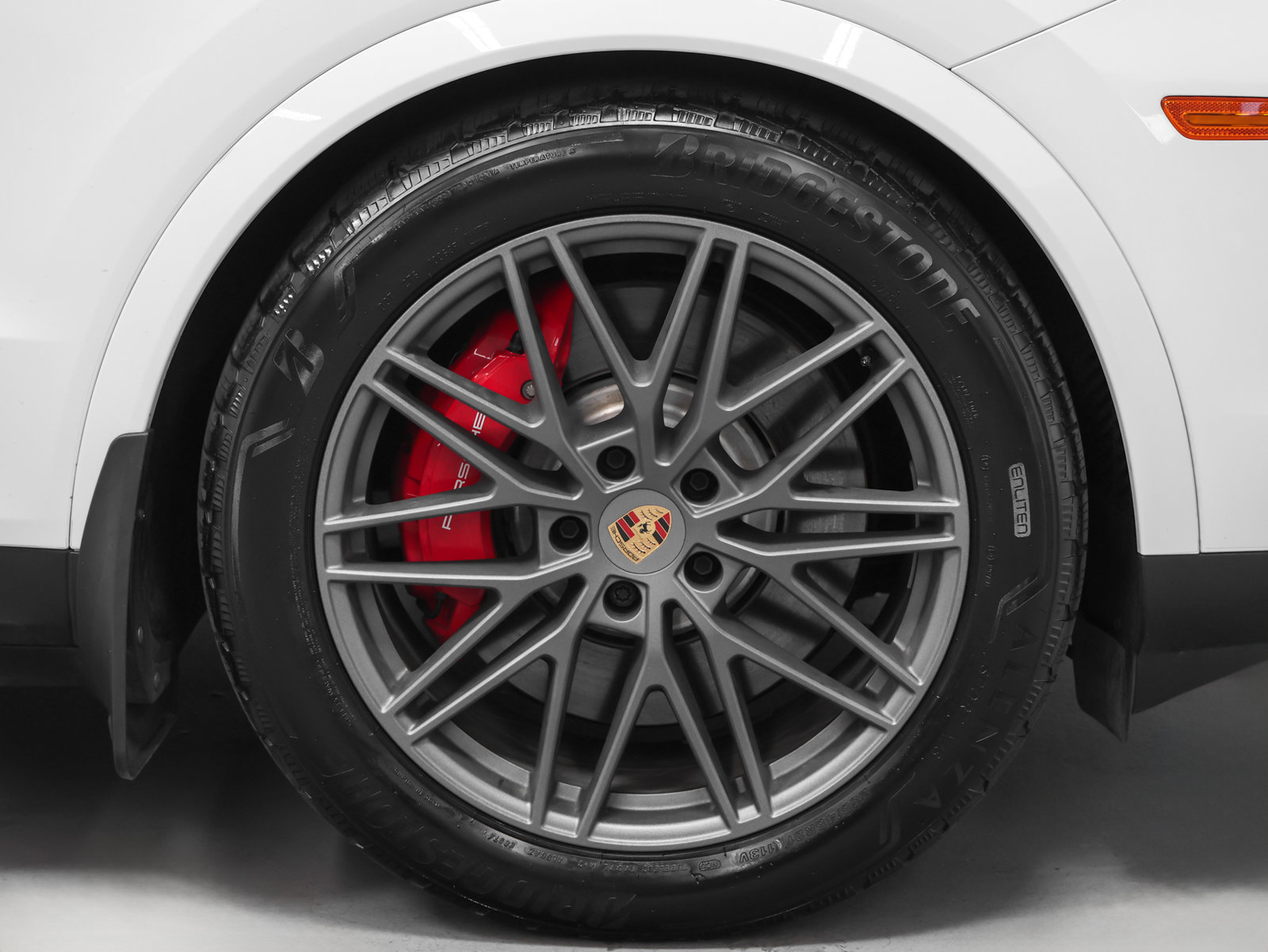 Certified 2025 Porsche Cayenne S AWD/4WD image 15