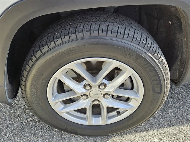 Used 2021 Jeep Grand Cherokee L Laredo w/ Luxury Tech Group I image 7