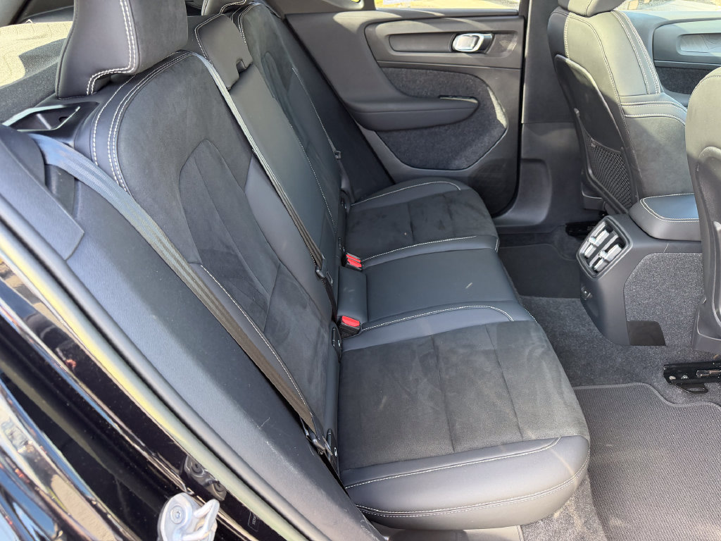 Certified 2023 Volvo XC40 Recharge Plus AWD/4WD image 19