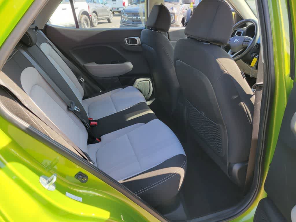 Used 2023 Hyundai Venue SEL FWD image 15