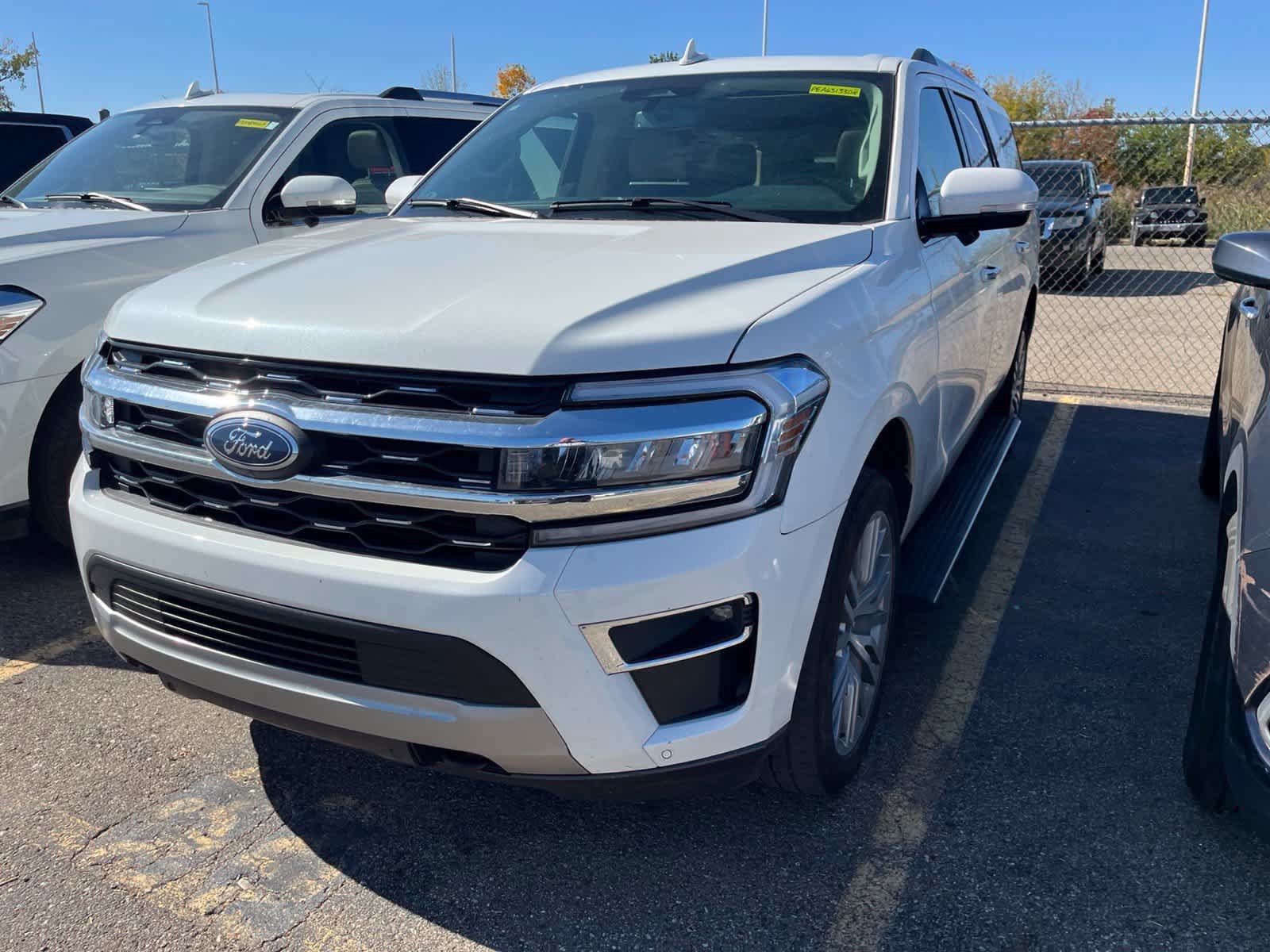 Used 2023 Ford Expedition Max Limited AWD/4WD image 2