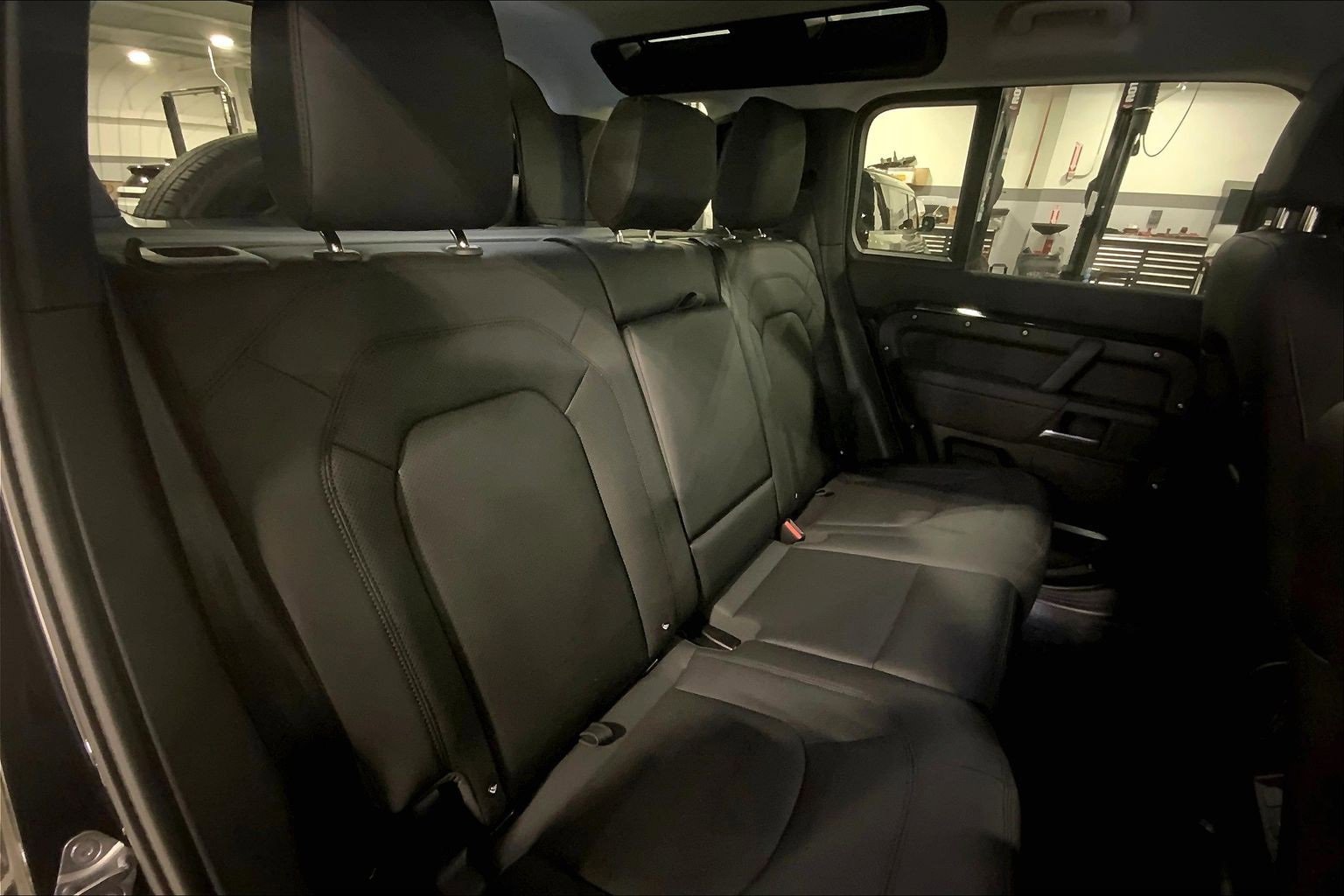 Used 2025 Land Rover Defender 110 S image 19