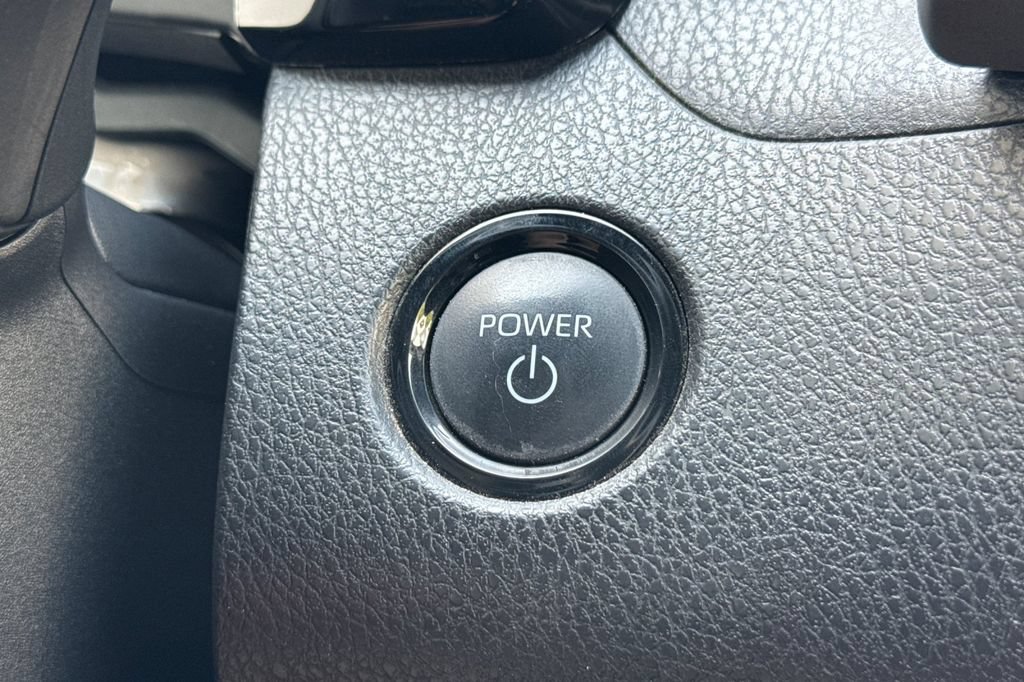 Used 2025 Toyota Camry SE FWD image 24
