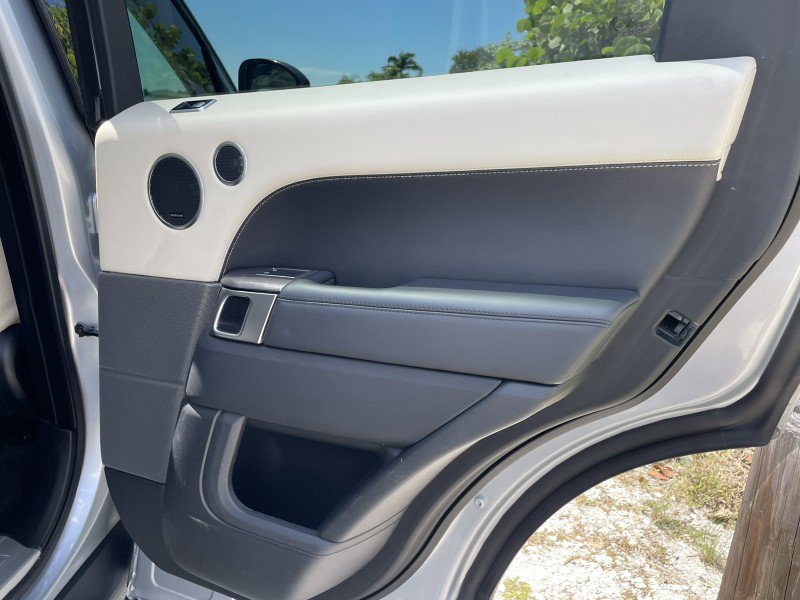 Used 2019 Land Rover Range Rover Sport HSE image 28