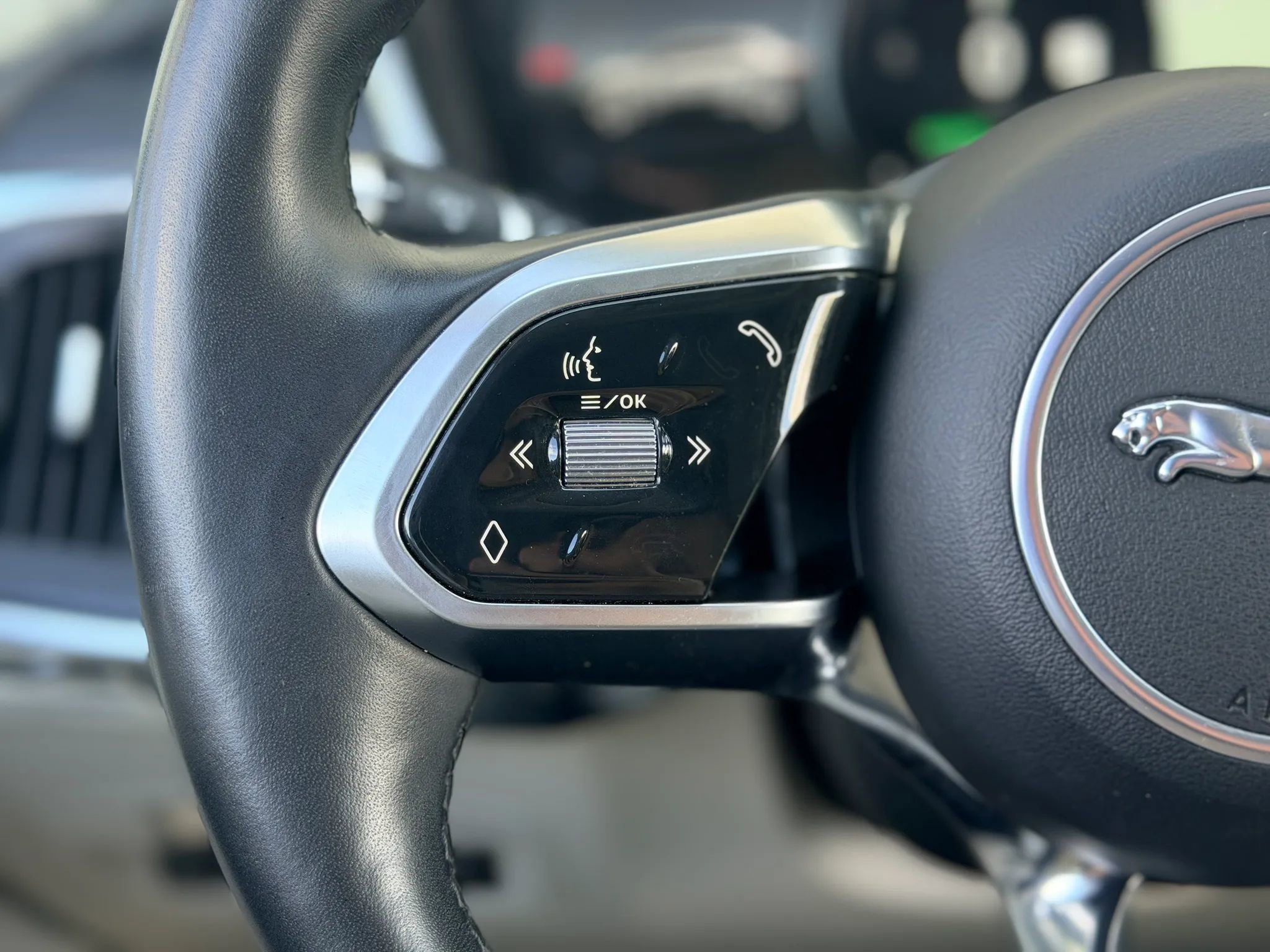 Used 2020 Jaguar I-PACE S image 27