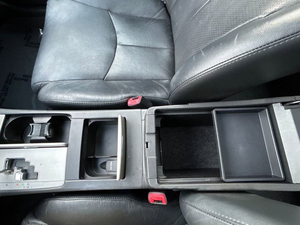 Used 2011 Toyota Camry SE w/ Sport Leather Pkg FWD image 29