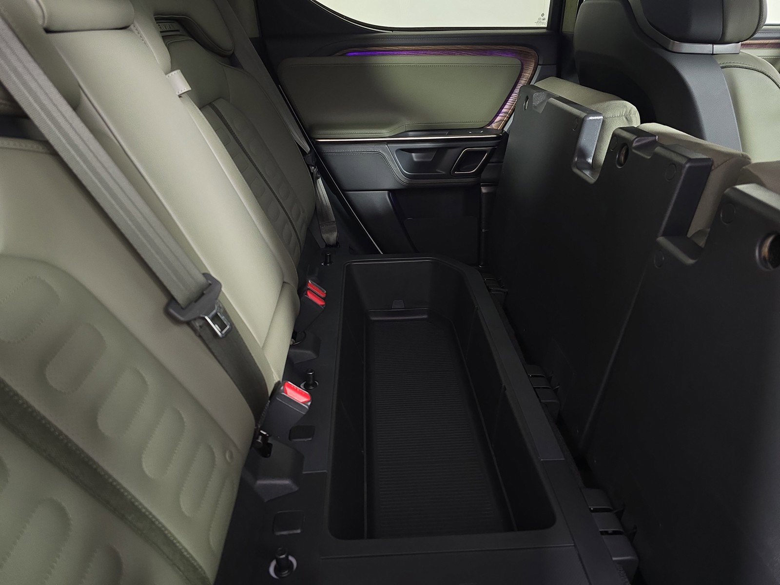 Used 2023 Rivian R1T Adventure AWD/4WD image 24