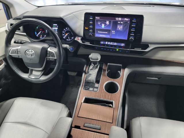 Used 2022 Toyota Sienna XLE FWD image 29